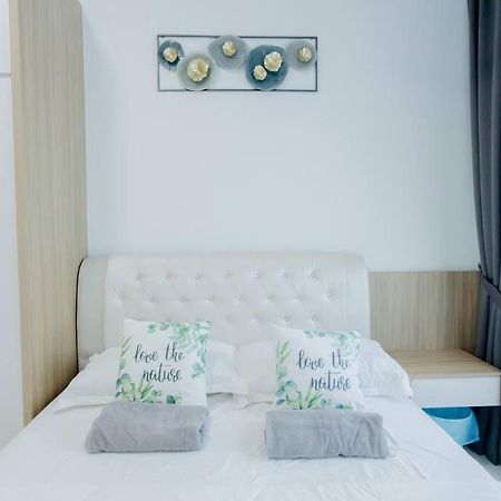 New Drawbridge Condo With Seaview And Pool Kuala Terengganu Exterior foto